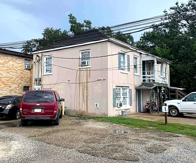 Two-story duplex before renovation